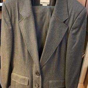 Vintage Amica Women's Gray 95% Wool  Suit Size 10